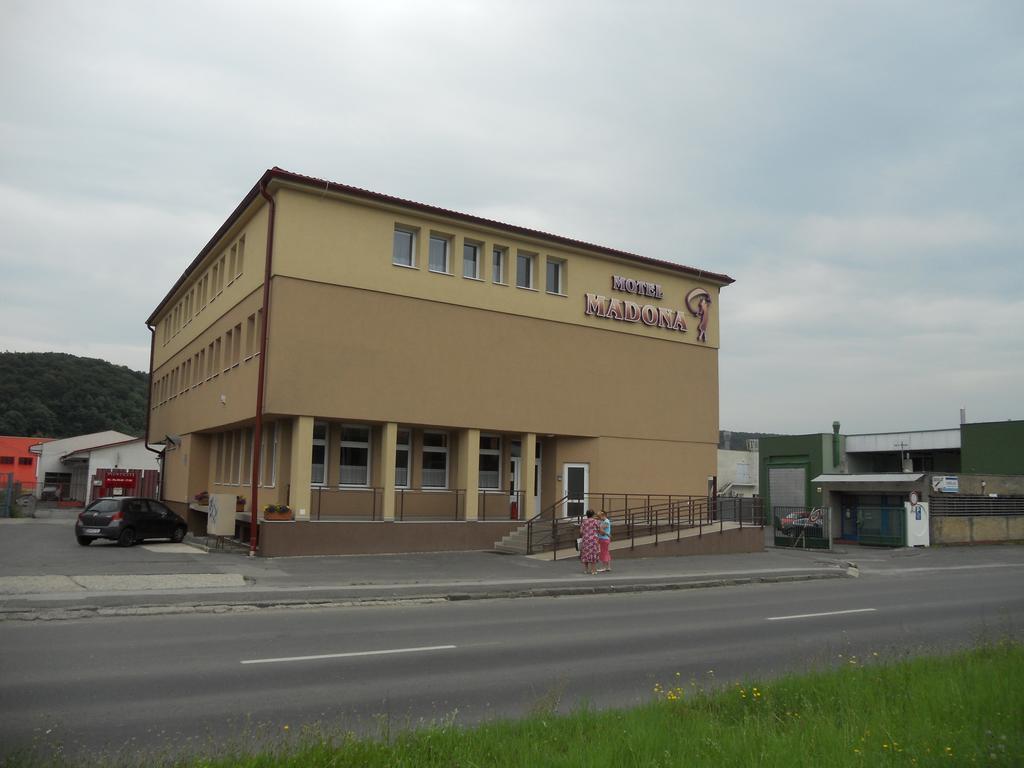 Motel Madona Banska Bystrica Exterior photo